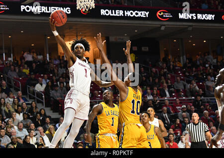 Philadelphia, Pennsylvania, USA. 6 Nov, 2018. Bügel-eulen guard QUINTON ROSE (1) verläuft in für einen Lay-up Während der Großen 5 und Saison Eröffnung Basketball Spiel für beide Mannschaften am Liacouras Center in Philadelphia gespielt wird. Credit: Ken Inness/ZUMA Draht/Alamy leben Nachrichten Stockfoto