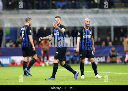 Mailand, Italien. 6. November 2018. Mauro Icardi des FC Internazionale Gesten während der Uefa Champions League Gruppe B Spiel zwischen FC Internazionale und FC Barcelona. Credit: Marco Canoniero/Alamy leben Nachrichten Stockfoto