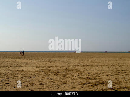 Ein Blick auf den weitläufigen Strand von Prasonisi, Rhodos, Griechenland. Der Strand ist ca. 800 m lang und 250 m breit an der breitesten Stelle. Stockfoto