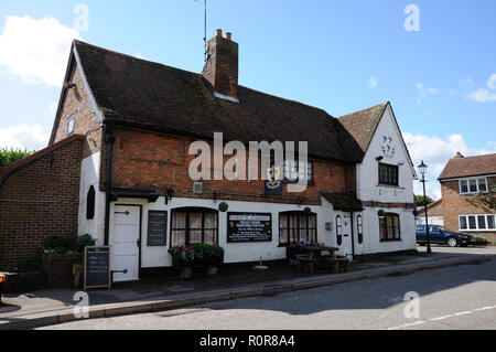 Die drei Amseln Inn, Flamstead, Hertfordshire, hat Teile der Gebäude aus dem 16. Jahrhundert. Stockfoto