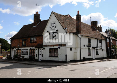 Die drei Amseln Inn, Flamstead, Hertfordshire, hat Teile der Gebäude aus dem 16. Jahrhundert. Stockfoto