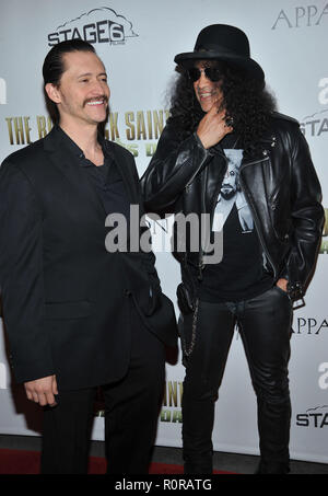 Clifton Collins Jr. und Schrägstrich - Boondock Saints II Premiere Arclight Theater in Los Angeles. - ColinsJrClifton SLASH 4 Stockfoto