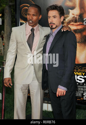 Robert Downey Jr. und Jamie Foxx - Der Solist Premiere im Paramount Theater in Los Angeles. - DowneyJrRobert FoxxJamie 26.jp Stockfoto