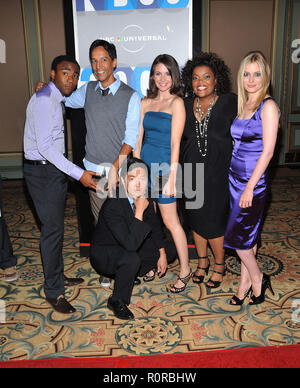 Glover Donald Ken Jeong Brie Alison Brown Yvette Nicole Gillian Jacob-NBC-TCA-Sommer Presse Rundgang im Langham Huntington Hotel & SPA in Pasaden Stockfoto