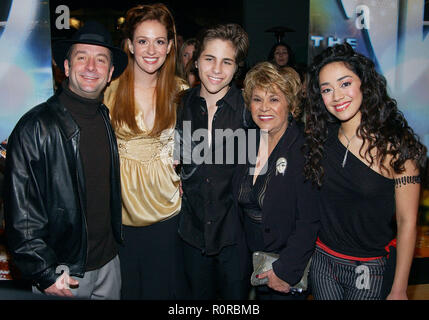 Grüße aus Tucson (Cast) Ankunft in "Die WB 2003 Winter TCA Tour Party' in Hollywood und Highland in Los Angeles, Ca. Samstag, Januar 11, 2003 Stockfoto