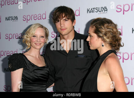 Anne Heche, Ashton Kutcher und Margarita Levieva-Spread Los Angeles Premiere am Arclight Theater in Los Angeles. - HecheAnn Stockfoto