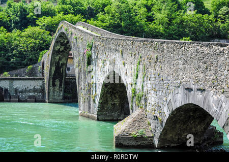 Die Brücke im Borgo a Mozzano, genannt "Die Teufelsbrücke' oder die 'Maddalena Brücke' Stockfoto