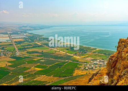 Blick auf den See Genezareth Von oben auf dem Berg Arbel in Israel. Stockfoto