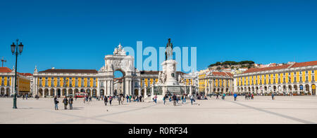 Triumphbogen Arco da Rua Augusta, Reiterstandbild von König Jose I Praca Comercio, Baixa, Lissabon, Portugal Stockfoto