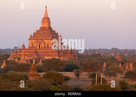 Sonnenaufgang auf dem Sulamani Tempel in Bagan, Myanmar (Birma) Stockfoto