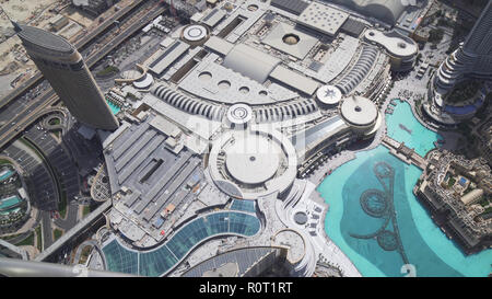 Moderne Architektur und Downtown Dubai Burj Khalifa See am Fuße der höchsten Gebäude der Welt Stockfoto