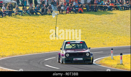 Esthofen-Sankt Agatha, Österreich 2017-09-24: Erste Runde der Internationalen FIA Hillclimb Cup, Motorsport Racing, Bergrennen Österreich Stockfoto