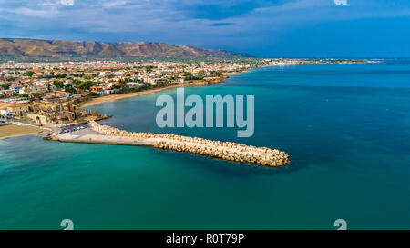 Luftaufnahme. Avola, Provinz von Syrakus, Sizilien, Italien Stockfoto