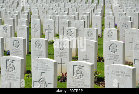 Große Krieg Grabsteinen, Delville Holz Friedhof, Longueval, Frankreich Stockfoto