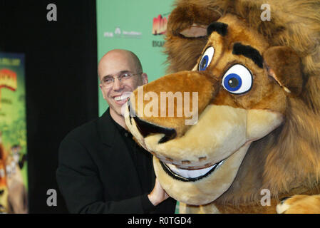 Jeffrey Katzenberg und Alex der Löwe die Premiere von Madagaskar: 2 Afrika an der Staatlichen Theater entkommen. Sydney, Australien. 17.11.08. Stockfoto