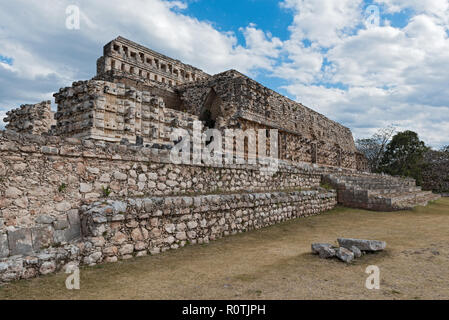 Die Ruinen der antiken Stadt von Kabah, Yucatan, Mexiko. Stockfoto