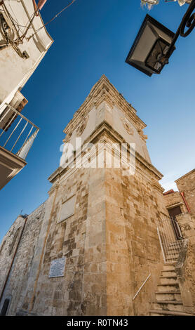 Glockenturm der Kathedrale, in Vieste, Apulien, Italien Stockfoto