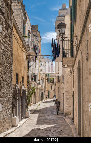 Über La Giudea, Straße im ehemaligen jüdischen Viertel in Trani Apulien, Italien Stockfoto