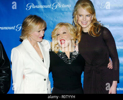 Glenn Close, Bette Midler und Nicole Kidman Ankunft auf dem Paramount Pictures Star-Studded Showest Abendessen im Paris Hotel in Las Vegas. 24. März Stockfoto