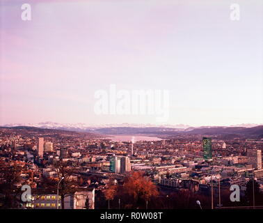 Zürich Zürich City scape von hoher Aussichtspunkt, Herbst, rosa Licht Stockfoto
