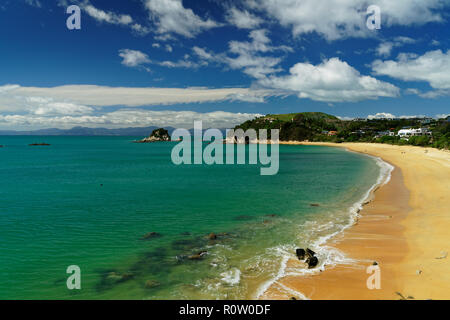 Den goldenen Strand von Little Kaiteriteri Beach, Neuseeland Stockfoto