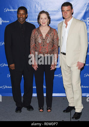 Denzel Washington, Meryl Streep, Liev Schreiber bei der Paramount Pictures Star-Studded Showest Abendessen im Paris Hotel in Las Vegas ankommen. Ma Stockfoto