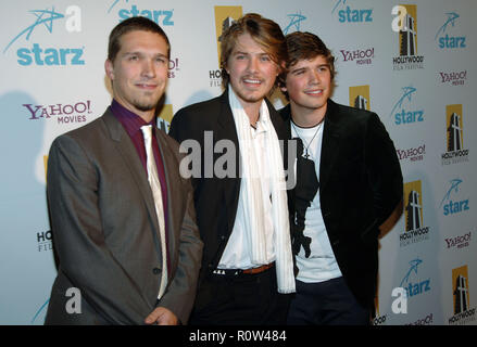 Hanson am 10. jährlichen Hollywood Film Festival - HFF-Im Beverly Hilton in Los Angeles. Lächeln - Hanson092. JPGHa Stockfoto