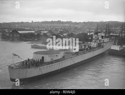 Einführung von unbekannten Schiff an Samuel J. Weiß in der Werft. Schöpfer: Kirk & Söhne von Cowes. Stockfoto