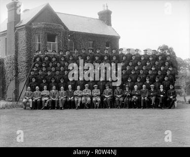 Gruppenporträt, c 1935. Schöpfer: Kirk & Söhne von Cowes. Stockfoto