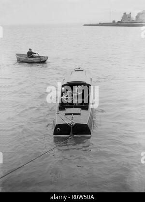 21 Fußzeile Motor starten, Motoren, 1914. Schöpfer: Kirk & Söhne von Cowes. Stockfoto