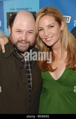 Jason Alexander und Jennifer Westfieldt (Schriftsteller/star/ex-Prod) Ankunft in der Ira & Abby Premiere auf dem Festival Theater in Westwood, Los Angeles. Ju Stockfoto