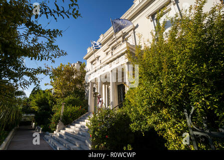 Athen. Griechenland. Außenansicht der Haupteingang des Benaki Museum der griechischen Kultur, 1 Koumbari Straße. Stockfoto