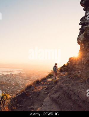Morgen Wanderung auf den Lions Head mit Kapstadt Blick im Hintergrund Stockfoto