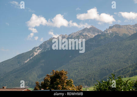 Neustift im Stubaital die österreichischen Alpen als aus den Städten gesehen Center Stockfoto