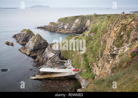 Blick von der Nordküste der Halbinsel Dingle, Dunquin Pier, Irland, Europa. Stockfoto