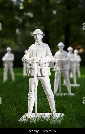 Remembrance Art Trail, Canary Wharf, London, Großbritannien. Von dem Künstler Mark Humphrey, zum Gedenken an 100 Jahre seit dem Ende des Ersten Weltkriegs. WW1 Art.. Stockfoto