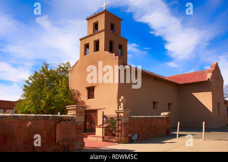 Die historische Sanctuario de Guadalupe Katholische Kirche in Santa Fe, New Mexico USA Stockfoto