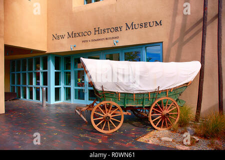 Außerhalb des Missouri History Museum in der Lincoln Avenue in der Innenstadt von Santa Fe, New Mexico USA Stockfoto