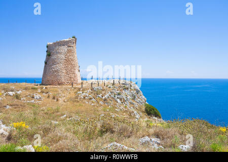 Minervino, Apulien, Italien - Wandern auf den alten Wehrturm des Minervino Stockfoto