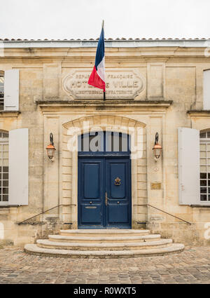 Eingang zum Rathaus, St Emilion, Gironde, Nouvelle-Aquitaine, Frankreich Stockfoto