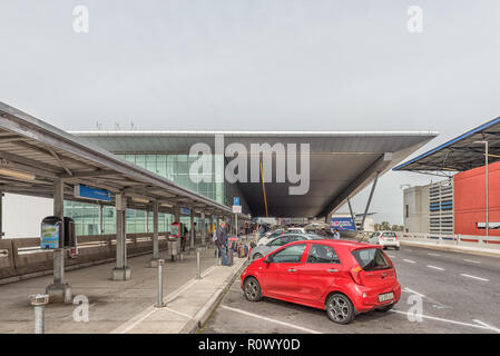 Kapstadt, Südafrika, 19. August 2018: Der Drop-off-Bereich am Cape Town International Airport in Kapstadt Stockfoto