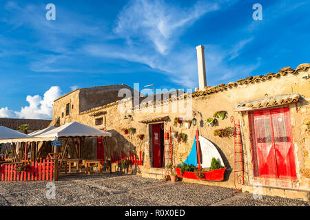 Marzamemi zählt zu den schönsten 20 Meer Dörfer Italiens. Marzamemi ist eine Gemeinde in der Provinz Syrakus, Sizilien. Italien. Stockfoto