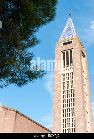 Moderne Kirche in Fertilia, Sardinien, von Mussolini gebaut Stockfoto