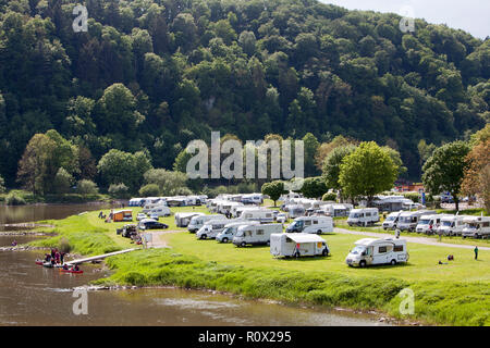 Camping in Bad Karlshafen, obere Wesertal, Weserbergland, Nordrhein-Westfalen, Hessen, Deutschland, Europa Stockfoto