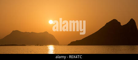 Sonnenaufgang am Strand in Aguilas, Murcia, Spanien Stockfoto