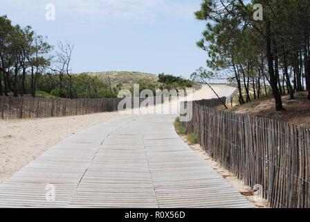 Gehweg zu Grand Crohot Strand, Andernos-les-Bains Stockfoto