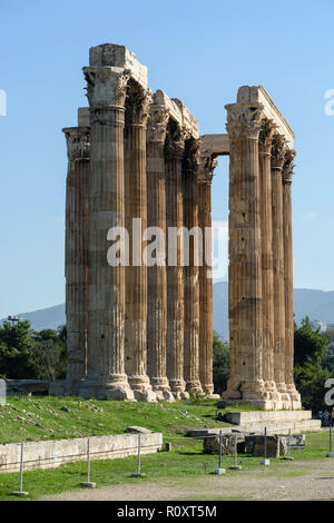 Athen. Griechenland. Korinthischen Säulen auf den Tempel des Olympischen Zeus (olympieion). Stockfoto