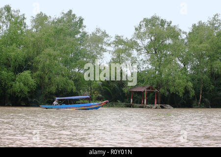 Traditionelle lokale Handwerk auf dem Mekong Fluss Sông Mỹ Tho (Niederlassung) bei Cồn Qui (Schildkröteninsel), tiền Giang Provinz, Vietnam Stockfoto