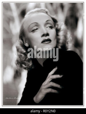 MARLENE DIETRICH 1920 B&W stilvolle Soft Focus Hollywood Filmstar studio Portrait 1901-1992 unterzeichnet. Stockfoto