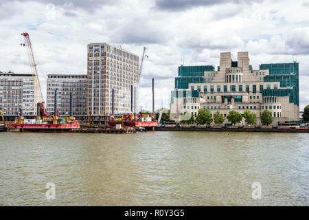 London England, Großbritannien, Lambeth Vauxhall, Themse River, MI6 Counter Terrorism Command, CTC SO15, Specialist Operations Branch, Londons Metropolitan Police Servis Stockfoto